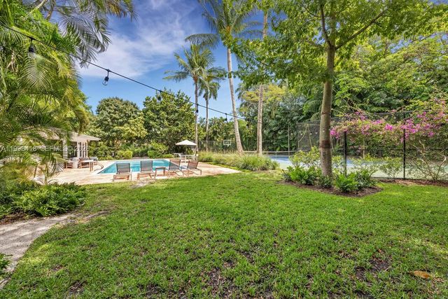 6140 SW 90th St, Pinecrest, FL 33156