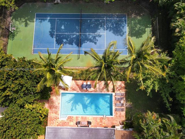 6140 SW 90th St, Pinecrest, FL 33156