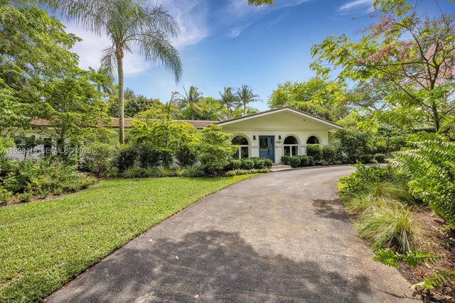 6140 SW 90th St, Pinecrest, FL 33156