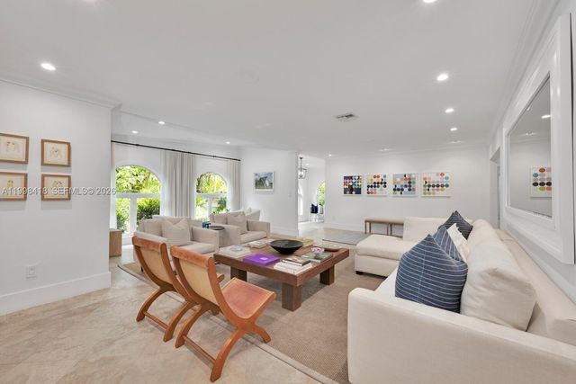 6140 SW 90th St, Pinecrest, FL 33156