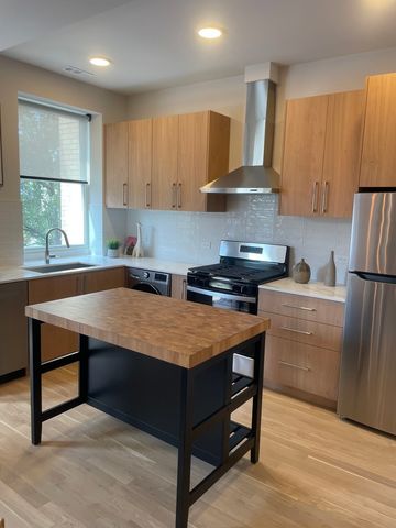 1015 N CALIFORNIA Avenue 2F, Chicago, IL 60622