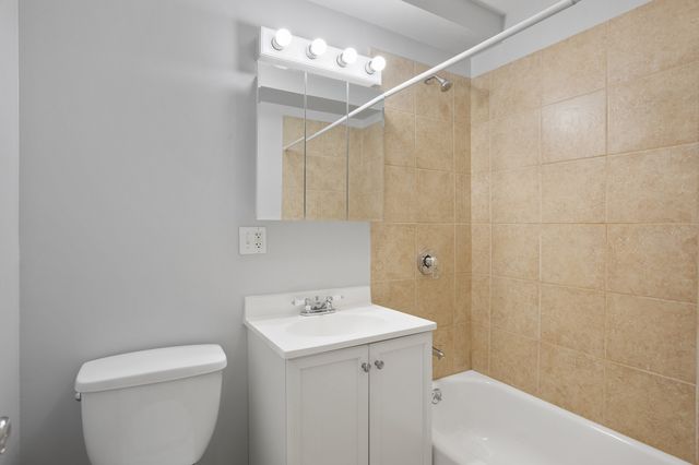 7616 N MARSHFIELD Avenue 308, Chicago, IL 60626