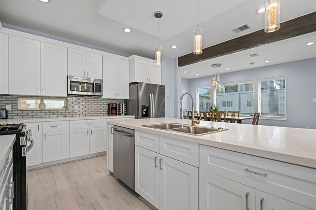 2413 Pease Street, Houston, TX 77003