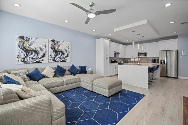 2413 Pease Street, Houston, TX 77003