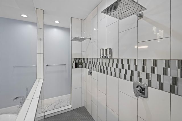 2413 Pease Street, Houston, TX 77003
