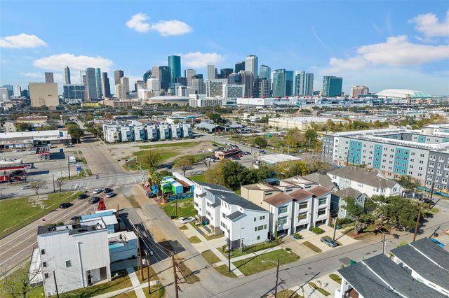 2413 Pease Street, Houston, TX 77003