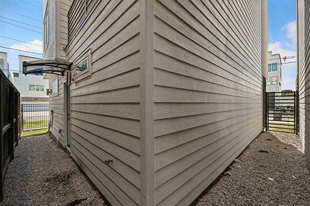 2413 Pease Street, Houston, TX 77003