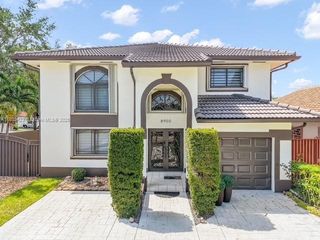 8900 NW 153rd Ter, Miami Lakes, FL 33018