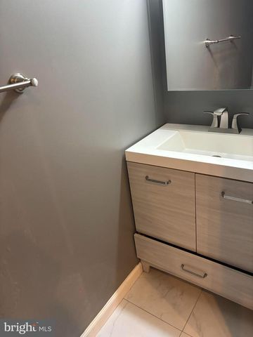 43725 BANSHEE HEIGHTS TER, Ashburn, VA 20148