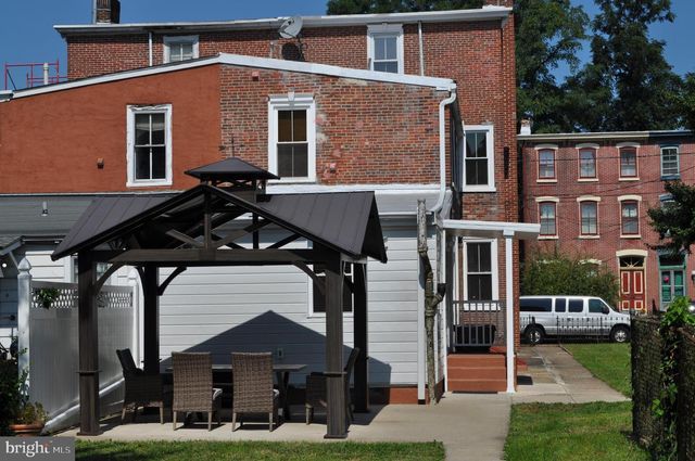 318 E UNION ST, Burlington, NJ 08016