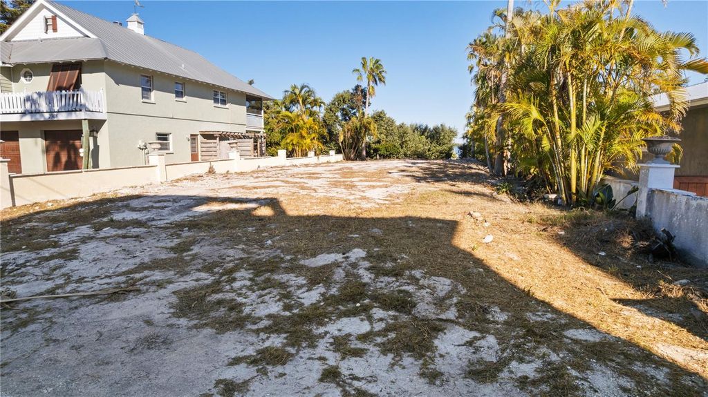 Image 12 of property listing at 2306 CANASTA DRIVE, Bradenton Beach, FL 34217