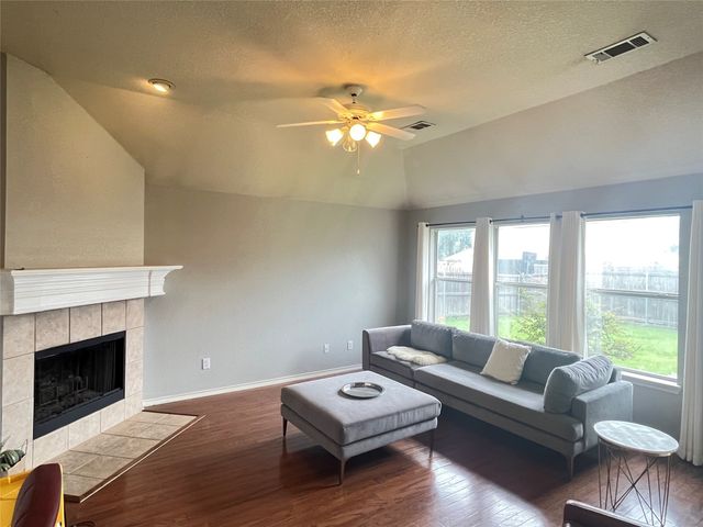 5524 Glenview Lane, The Colony, TX 75056