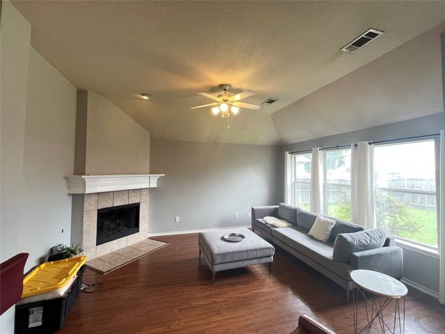 5524 Glenview Lane, The Colony, TX 75056