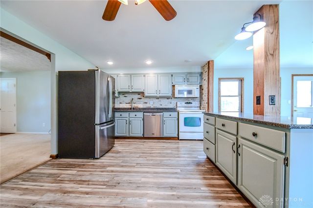 7240 Stonehurst Drive, Huber Heights, OH 45424