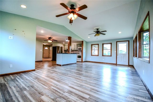 7240 Stonehurst Drive, Huber Heights, OH 45424