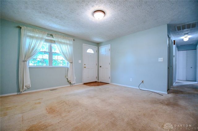 7240 Stonehurst Drive, Huber Heights, OH 45424