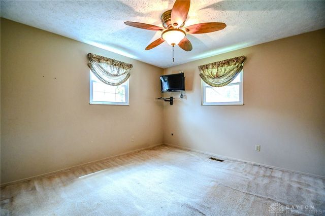 7240 Stonehurst Drive, Huber Heights, OH 45424
