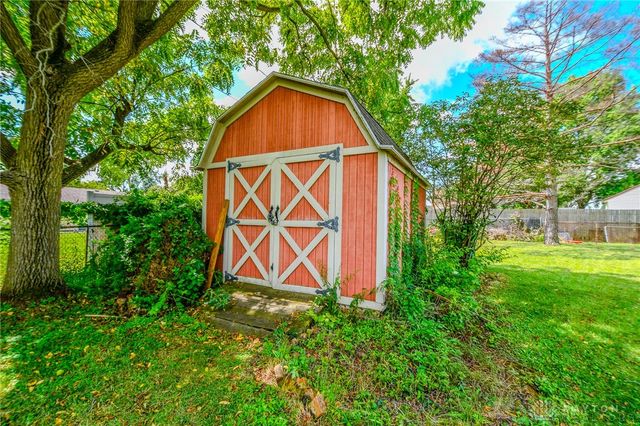 7240 Stonehurst Drive, Huber Heights, OH 45424