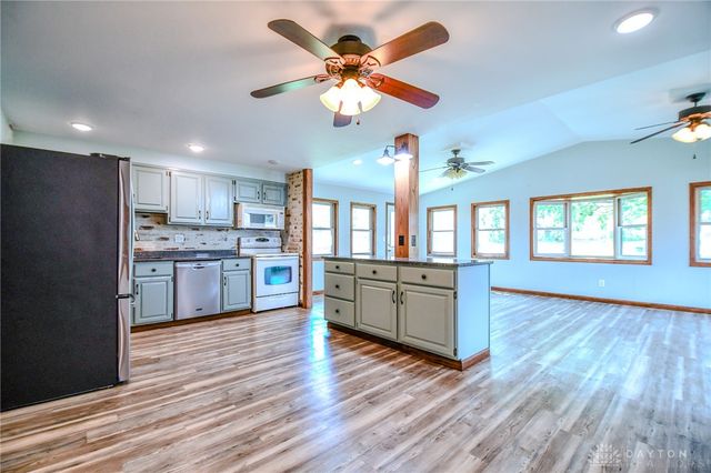 7240 Stonehurst Drive, Huber Heights, OH 45424