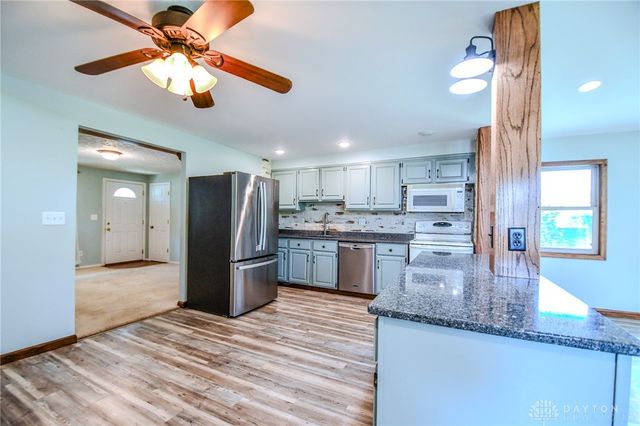 7240 Stonehurst Drive, Huber Heights, OH 45424