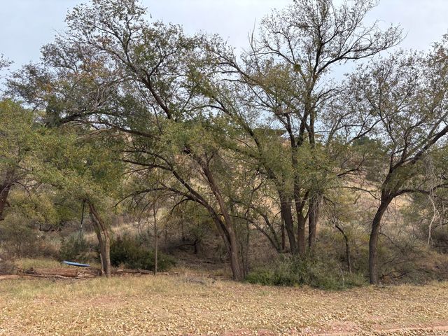 70 E Lakeshore Drive, Ransom Canyon, TX 79366