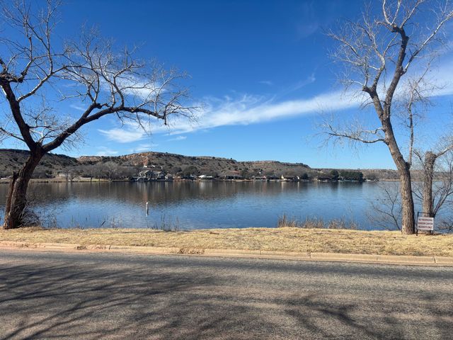 70 E Lakeshore Drive, Ransom Canyon, TX 79366