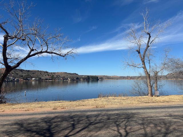 70 E Lakeshore Drive, Ransom Canyon, TX 79366