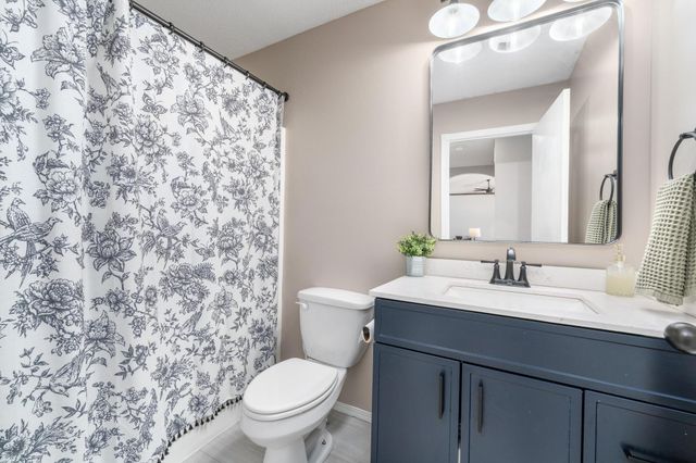 603 W Fieldstone Ct, Andover, KS 67002