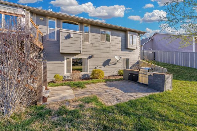 603 W Fieldstone Ct, Andover, KS 67002