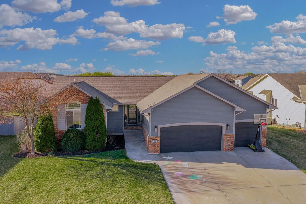 603 W Fieldstone Ct, Andover, KS 67002