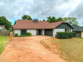 1406 E Bradley Street, Shawnee, OK 74804