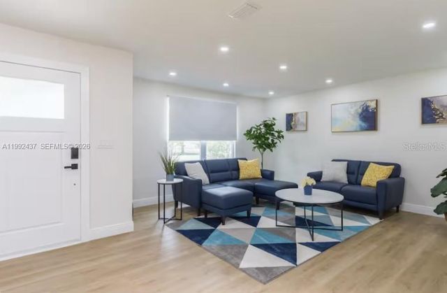 8622 Baylor Circle, Orlando, FL 32817