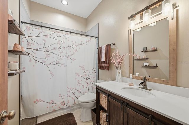 381 N JUNGLE ROAD, Geneva, FL 32732