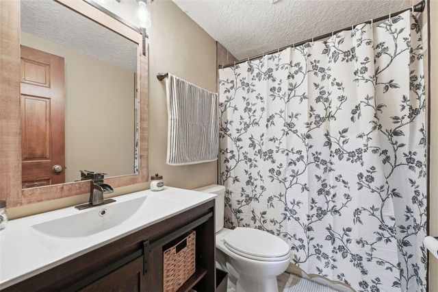 381 N JUNGLE ROAD, Geneva, FL 32732
