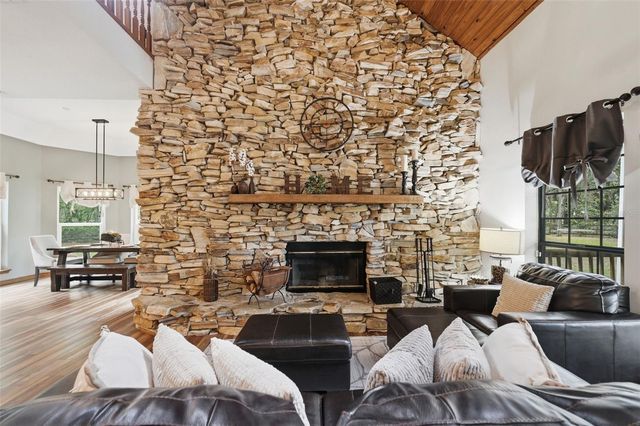 381 N JUNGLE ROAD, Geneva, FL 32732