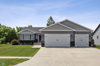 5705 67th Street S, Fargo, ND 58104