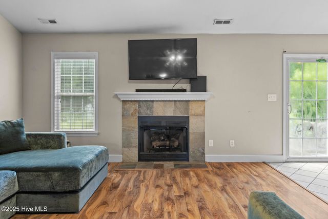 101 Sand Court, Jacksonville, NC 28546