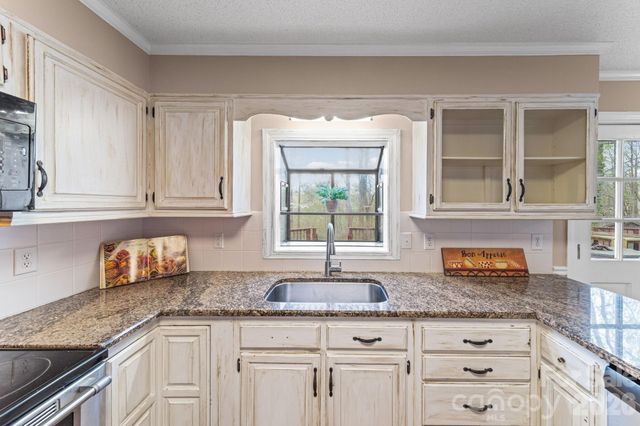 200 Maple Court, Lexington, NC 27295