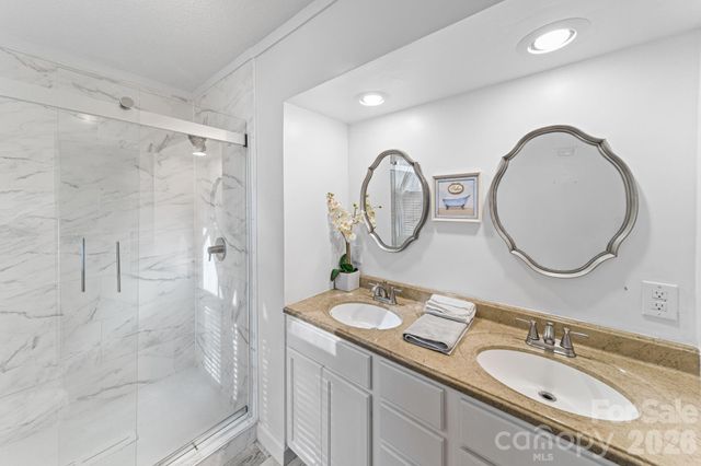 200 Maple Court, Lexington, NC 27295