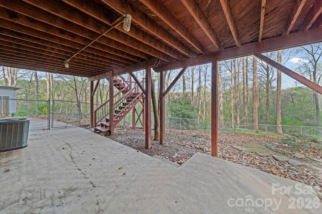 200 Maple Court, Lexington, NC 27295