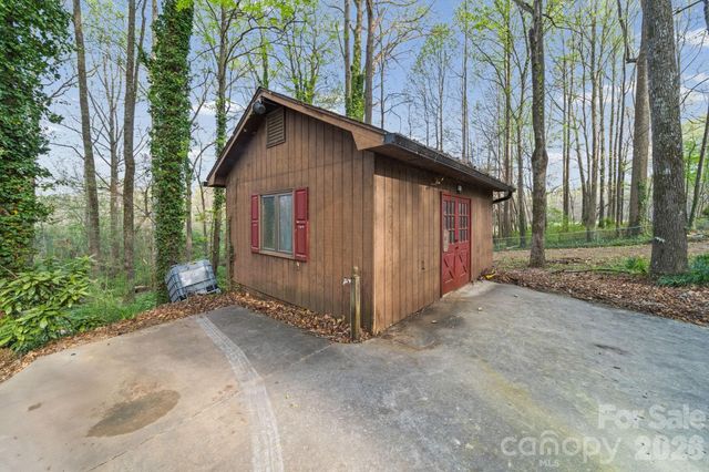 200 Maple Court, Lexington, NC 27295