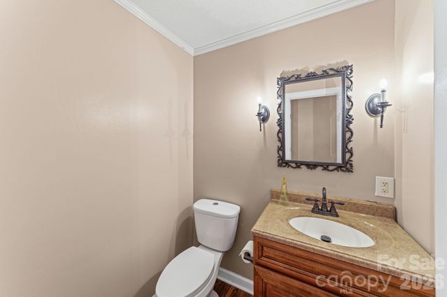 200 Maple Court, Lexington, NC 27295