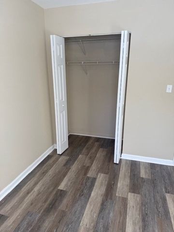 10 Crescent Dr 5, Andover, MA 01810