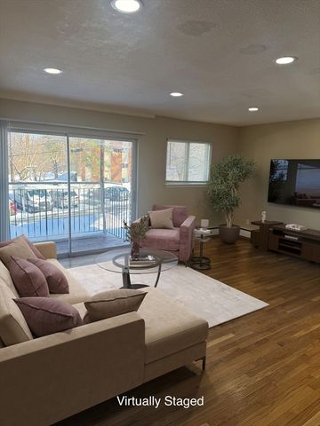 10 Crescent Dr 5, Andover, MA 01810