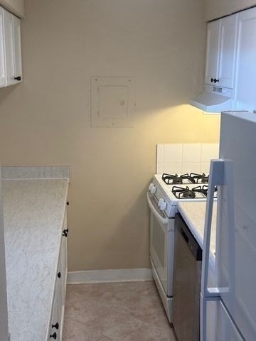 10 Crescent Dr 5, Andover, MA 01810