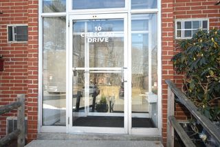 10 Crescent Dr 5, Andover, MA 01810