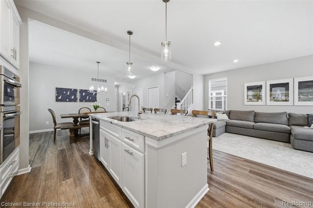 2461 Massoit Road, Royal Oak, MI 48073