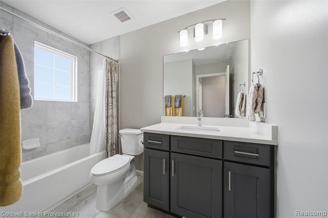 2461 Massoit Road, Royal Oak, MI 48073