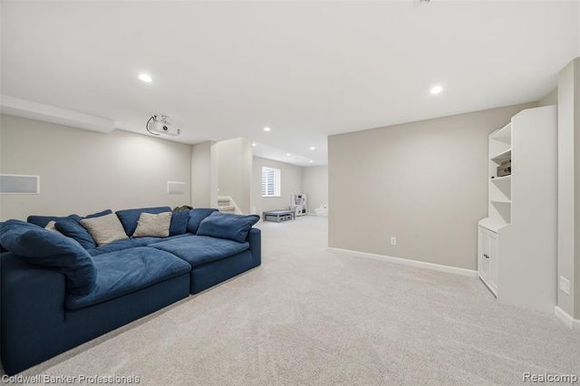 2461 Massoit Road, Royal Oak, MI 48073