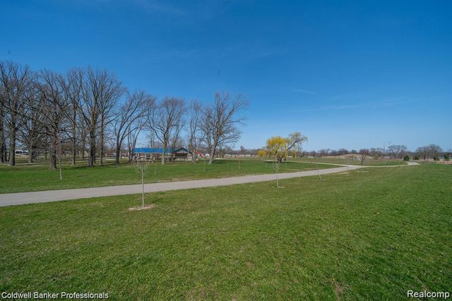 2461 Massoit Road, Royal Oak, MI 48073